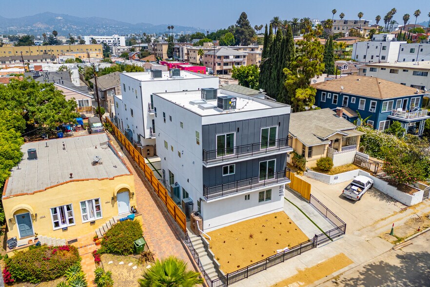 4511 Rosewood Ave, Los Angeles, CA à vendre - Photo de l’immeuble – Image 1 sur 38