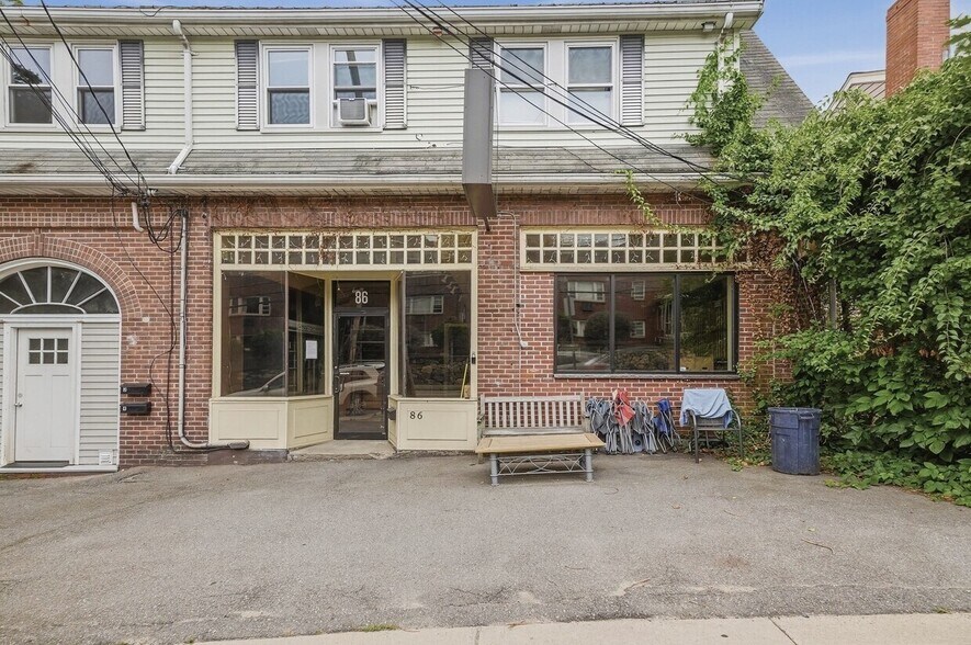 86 Trapelo Rd, Waltham, MA à louer - Photo de l’immeuble – Image 1 sur 4