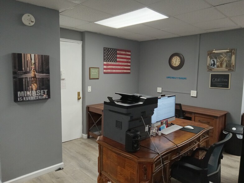 1725 Edison Ave, Bronx, NY à vendre - Photo de l’immeuble – Image 2 sur 6