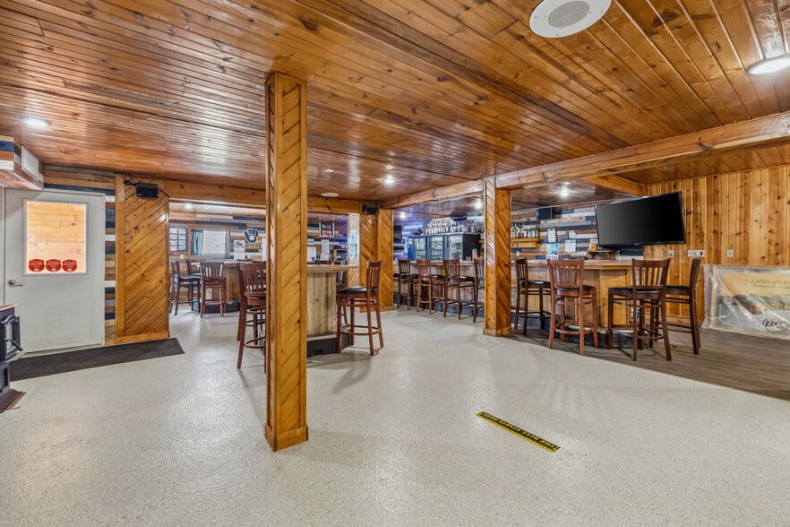 504 Milwaukee St, Lomira, WI à vendre - Photo intérieure – Image 3 sur 50