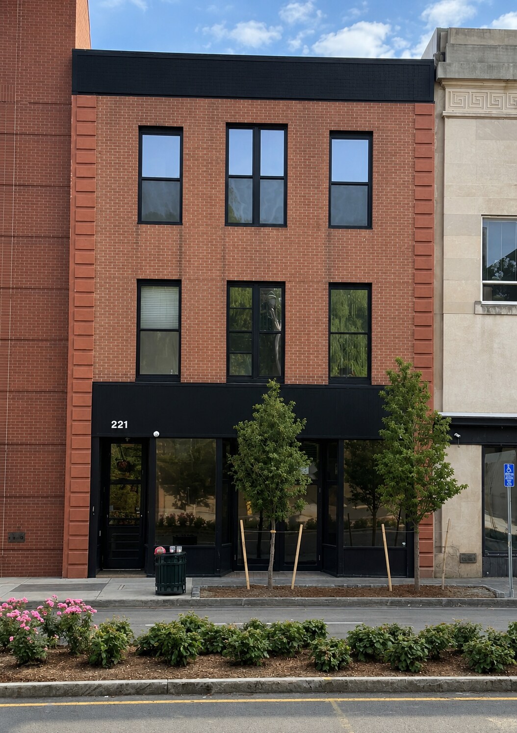 221 Main St, Danbury, CT à louer Photo de l’immeuble– Image 1 sur 10