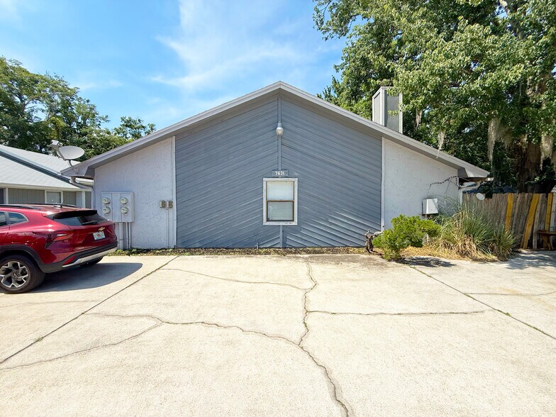 7631 Indian Lakes Dr, Jacksonville, FL à vendre - Photo de l’immeuble – Image 3 sur 8