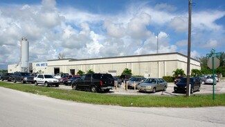Plus de détails pour 3 Freestanding Buildings - Lake Park, FL – Industriel/Logistique à vendre, Lake Park, FL