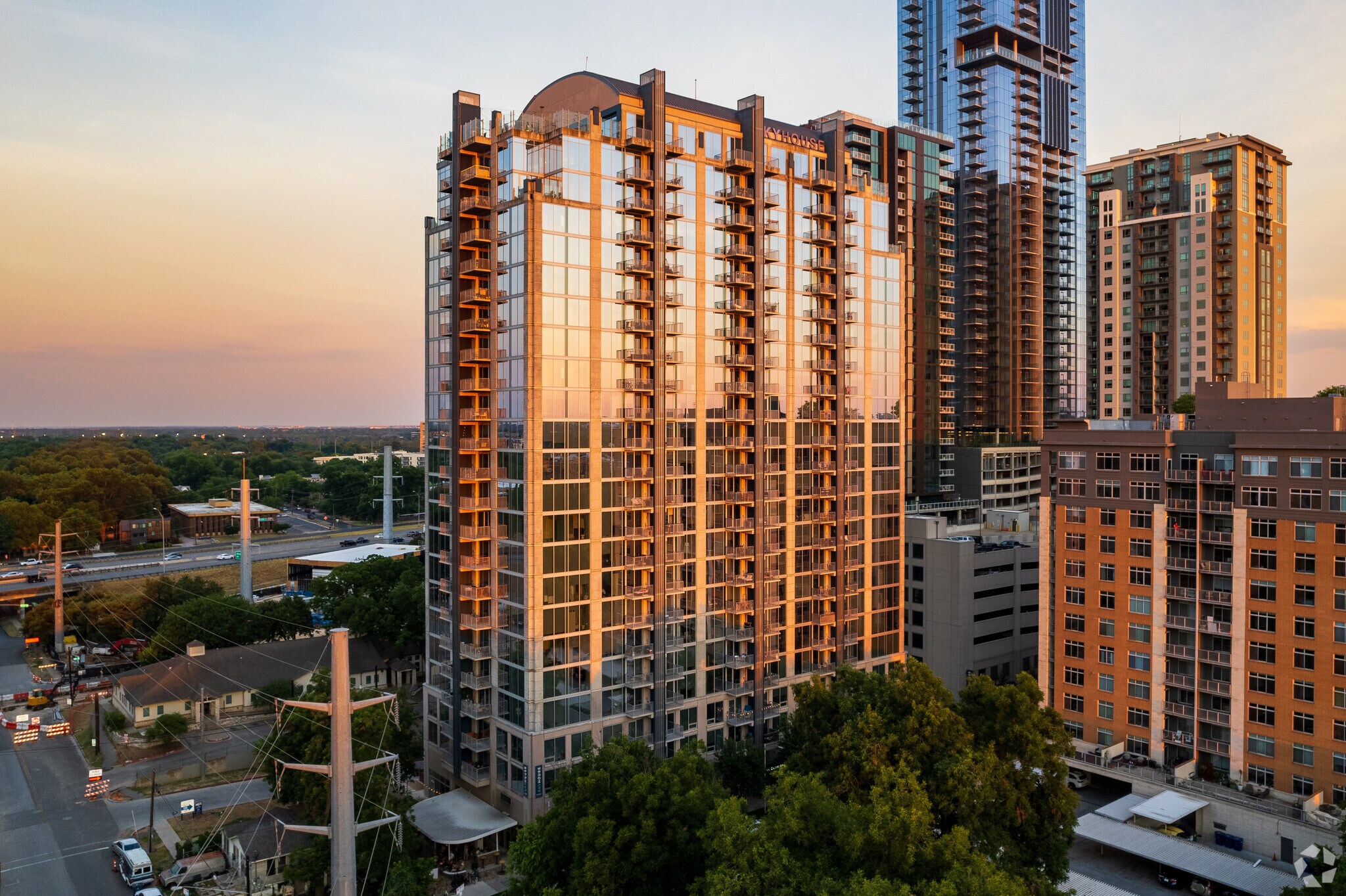 51 Rainey St, Austin, TX à louer Photo principale– Image 1 sur 43