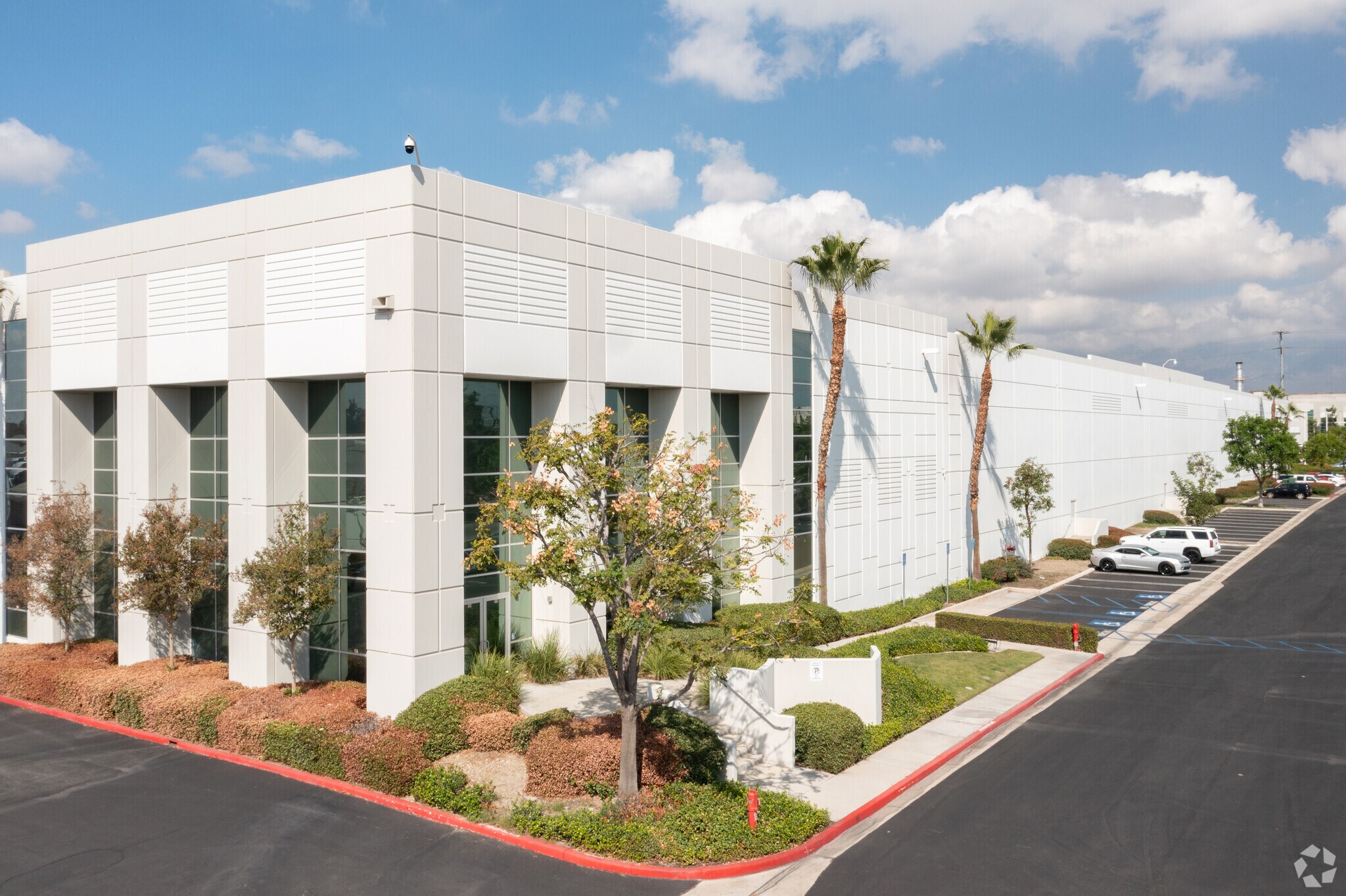 9950 Calabash Ave, Fontana, CA à louer Photo de l’immeuble– Image 1 sur 8