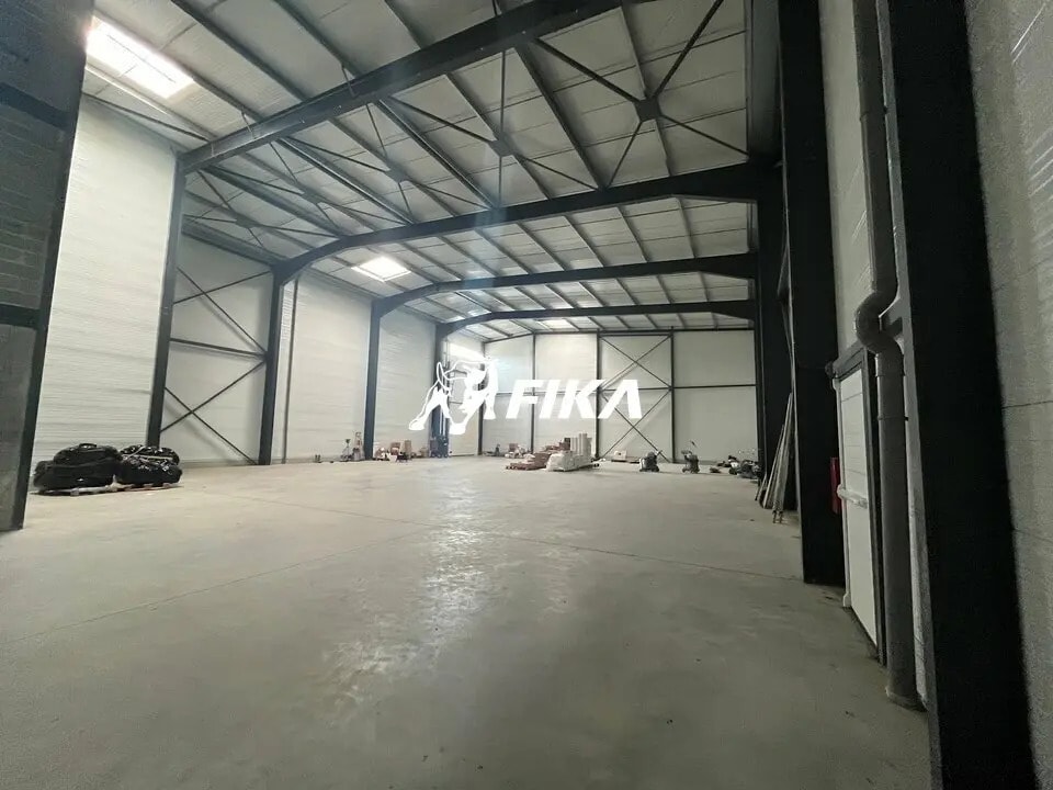 Local d’activités dans Bouloc à louer Photo de l’immeuble– Image 1 sur 7