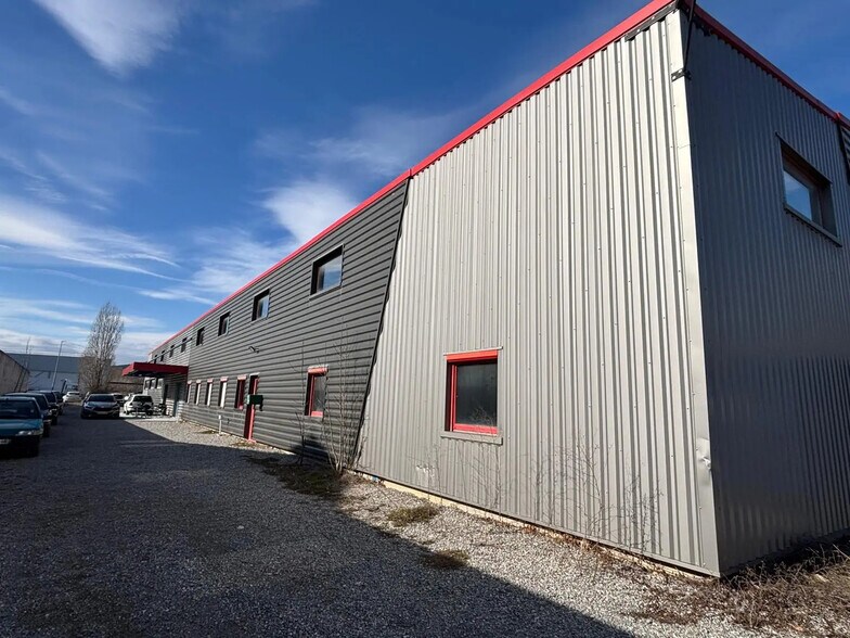 Local d'activités dans Lardier-et-Valença à vendre - Photo de l’immeuble – Image 2 sur 11