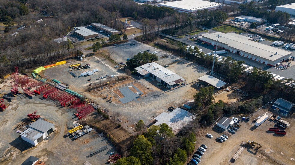 8101-8103 Statesville Rd, Charlotte, NC à louer - Photo de l’immeuble – Image 3 sur 10