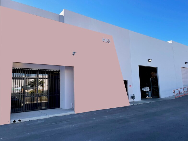 4155 W Bell Dr, Las Vegas, NV à vendre - Photo de l’immeuble – Image 2 sur 33