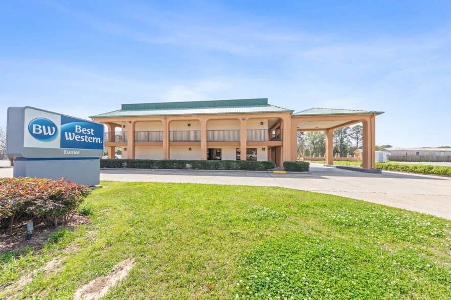 1531 W Laurel Ave, Eunice, LA à vendre - Photo de l’immeuble – Image 2 sur 18