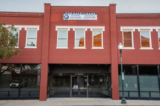 210 N Tennessee St, McKinney, TX à louer Photo intérieure– Image 2 sur 76