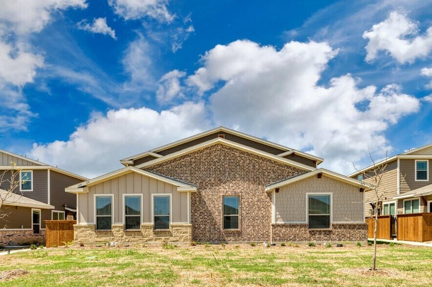 640 Fallow Dr, Venus, TX à vendre - Photo principale – Image 1 sur 26