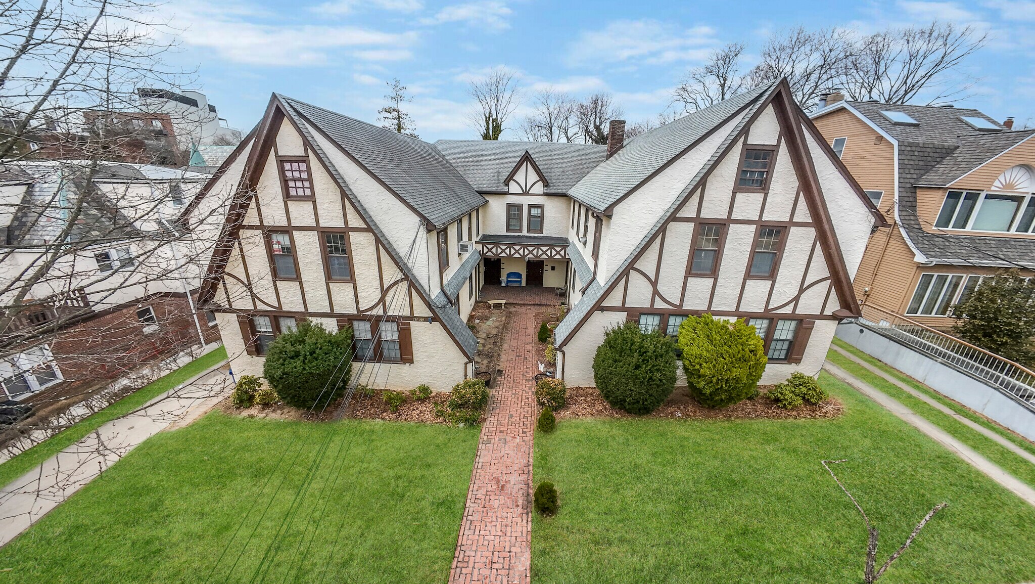 4320 Hamilton Pl, Flushing, NY à vendre Photo principale– Image 1 sur 52