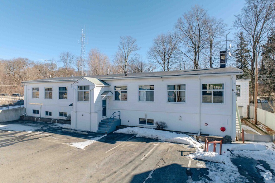 25 Summer Ave, Waltham, MA à louer - Photo de l’immeuble – Image 1 sur 18