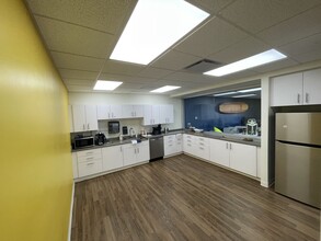 21700 Northwestern Hwy, Southfield, MI à louer Photo intérieure– Image 2 sur 7