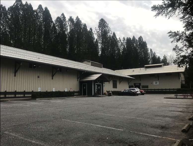 555 Searls Ave, Nevada City, CA à vendre - Photo de l’immeuble – Image 2 sur 28