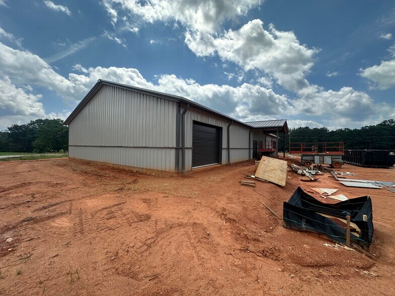 125 Honeysuckle rd, Colbert, GA à louer - Photo de l’immeuble – Image 2 sur 8