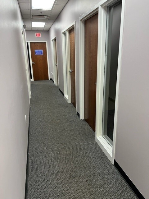 100 Lincoln Sq, Urbana, IL à louer Photo intérieure– Image 1 sur 4