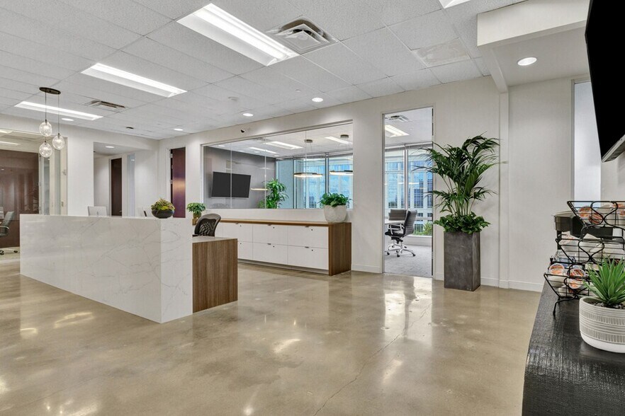2591 N Dallas Pky, Frisco, TX à louer - Photo principale – Image 1 sur 6