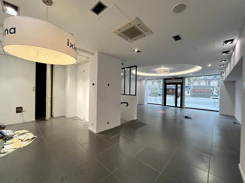 Local commercial dans Paris à louer - Photo intérieure – Image 3 sur 16