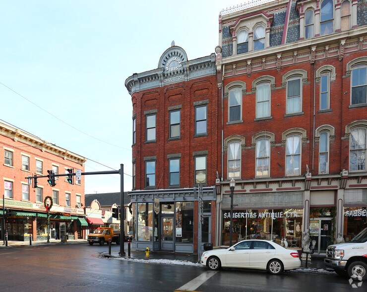 216 Main St, Saugerties, NY à louer - Photo de l’immeuble – Image 2 sur 13