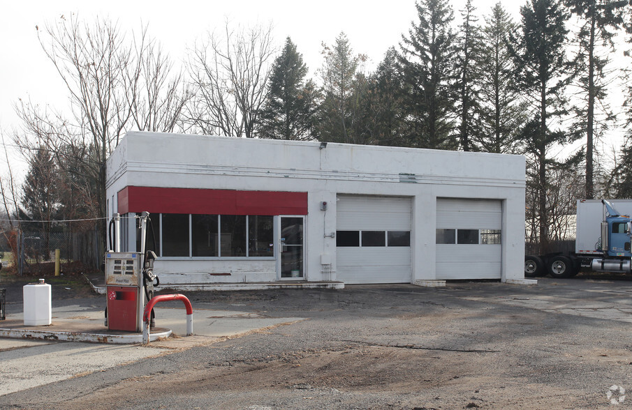 534 Hazard Ave, Enfield, CT à vendre - Photo de l’immeuble – Image 2 sur 16