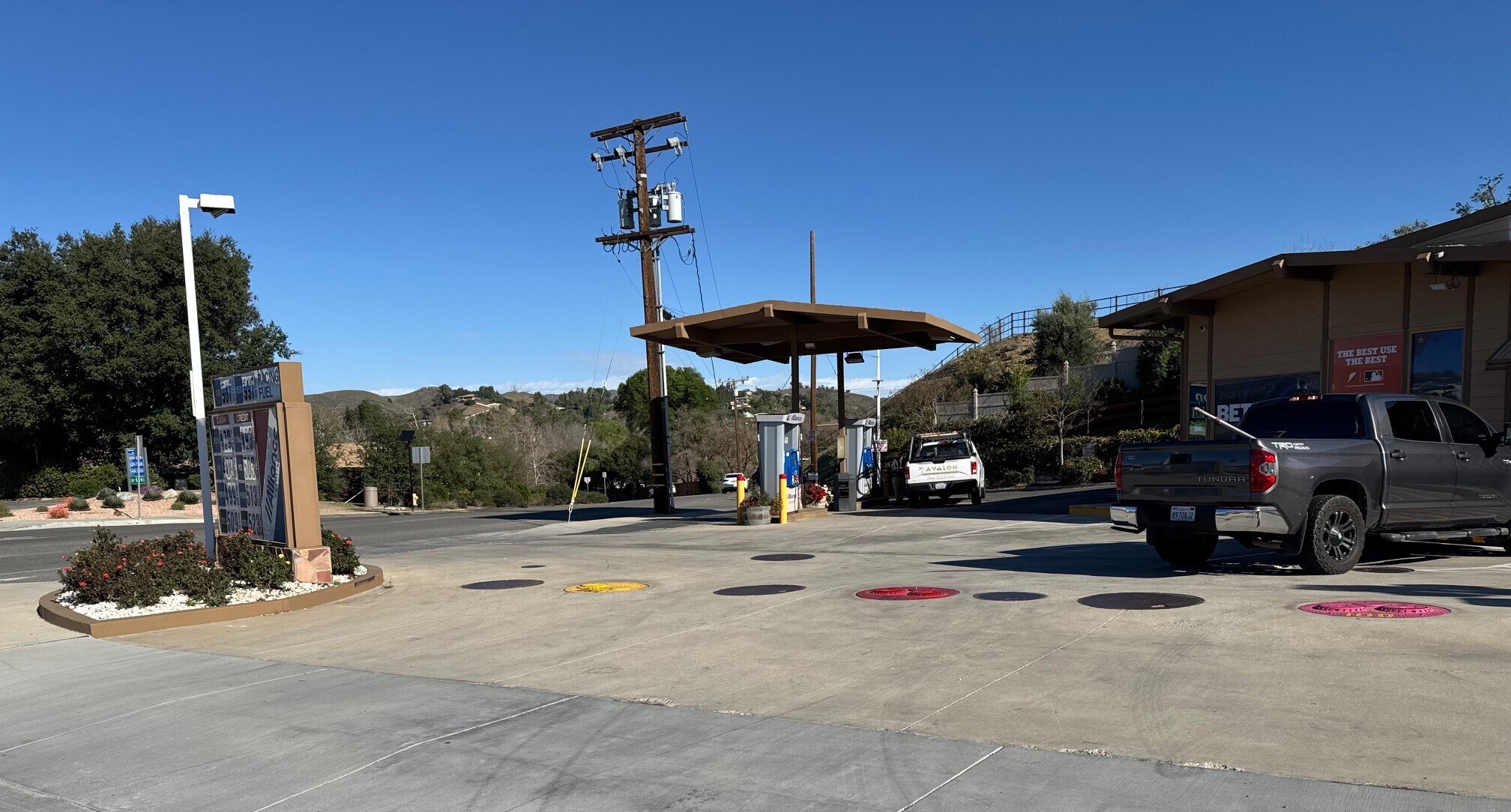 5226 Palo Comado Canyon Rd, Agoura Hills, CA à vendre Photo de l’immeuble– Image 1 sur 7