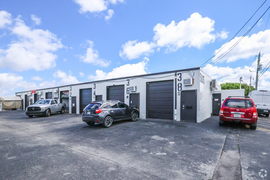 5605 NW 8th St, Margate, FL à vendre - Photo principale – Image 1 sur 8