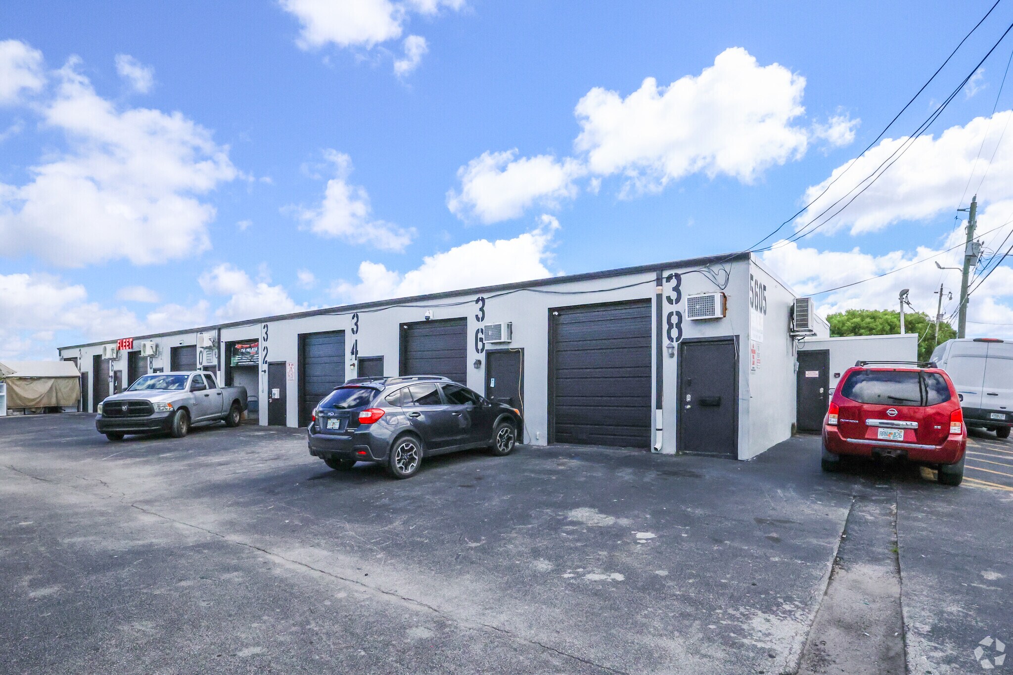 5605 NW 8th St, Margate, FL à vendre Photo principale– Image 1 sur 9