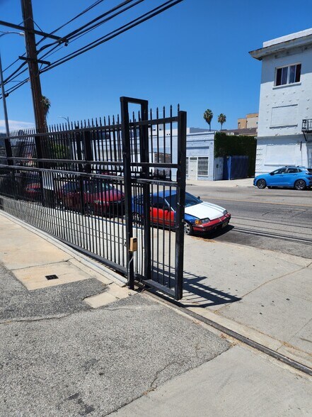 2400 James M Wood Blvd, Los Angeles, CA à vendre - Photo du quartier – Image 3 sur 27