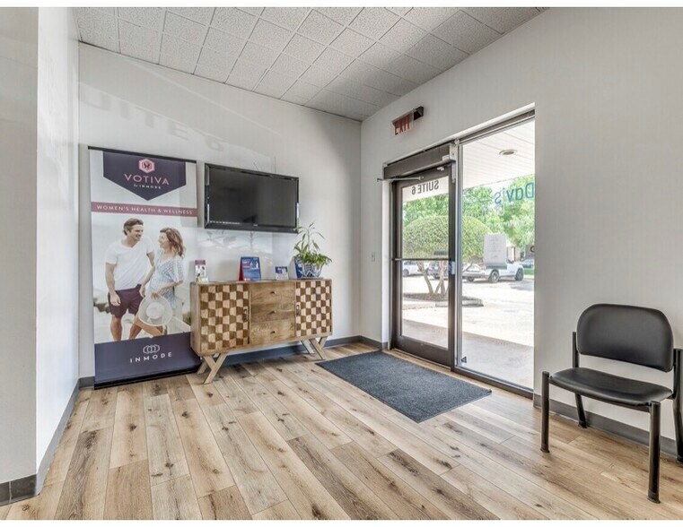 13509 N Meridian Ave, Oklahoma City, OK à louer - Photo de l’immeuble – Image 3 sur 10