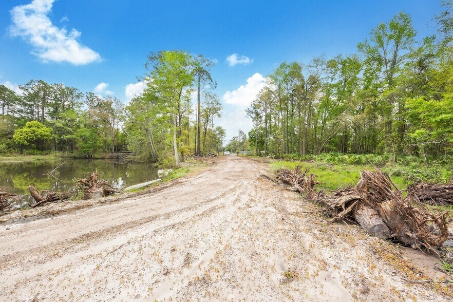 514 Addor Ln, Jacksonville, FL à louer - Photo de l’immeuble – Image 2 sur 12