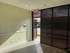 20-68 NE 167th St, Miami, FL à louer Photo intérieure– Image 2 sur 8