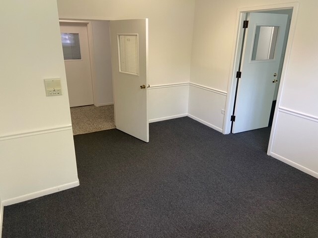25975-25980 N Diamond Lake Rd, Mundelein, IL à louer - Photo intérieure – Image 2 sur 8