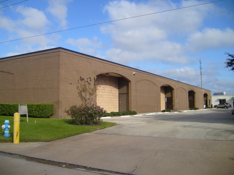 7230-7238 Wynnwood Ln, Houston, TX à louer - Photo de l’immeuble – Image 1 sur 2