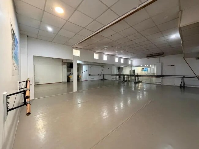 Plus de détails pour Rue Meunier, Villeurbanne - Local commercial à louer