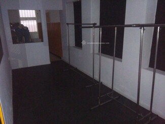 Plus de détails pour Local commercial à louer