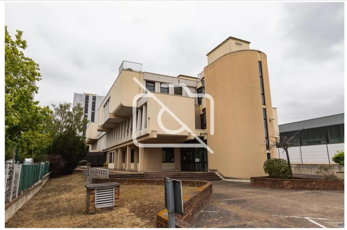 Bureau dans Mantes-la-Jolie à vendre Photo principale– Image 1 sur 14