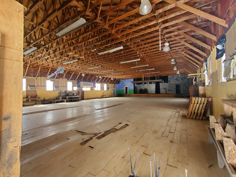 501 Knickerbocker Rd, Livingston Manor, NY à vendre - Photo intérieure – Image 3 sur 8