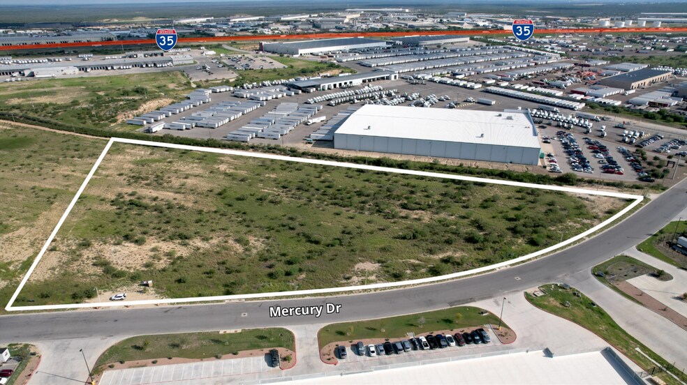 13701 Mercury dr, Laredo, TX à vendre - Photo principale – Image 1 sur 4