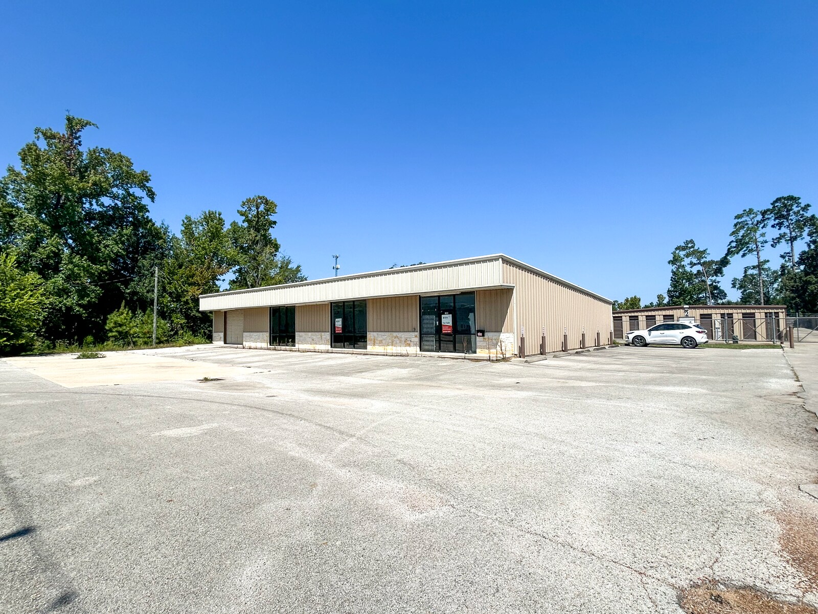 1009 E Houston St, Cleveland, TX à vendre Photo principale– Image 1 sur 2