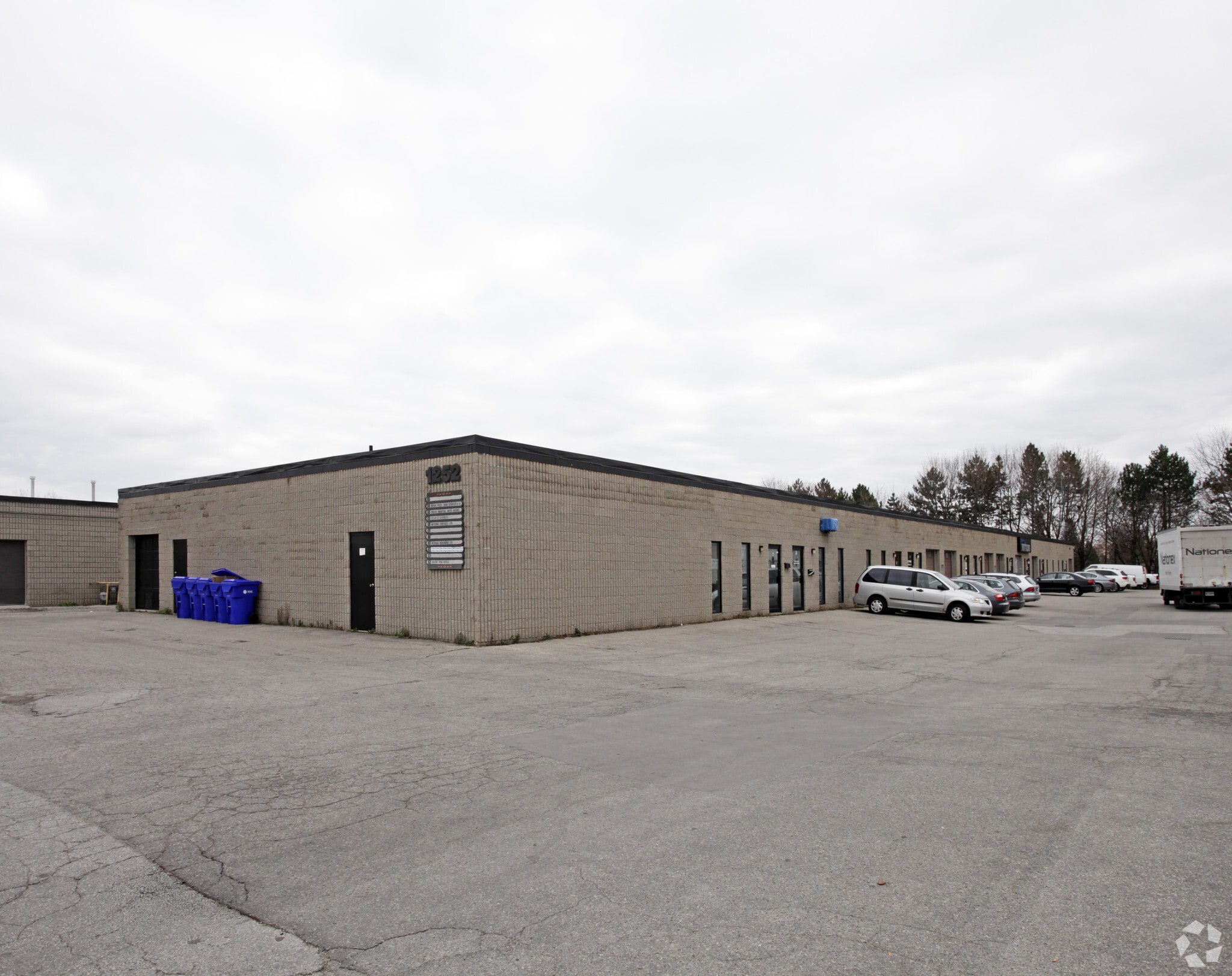 1252 Speers Rd, Oakville, ON à vendre Photo principale– Image 1 sur 3