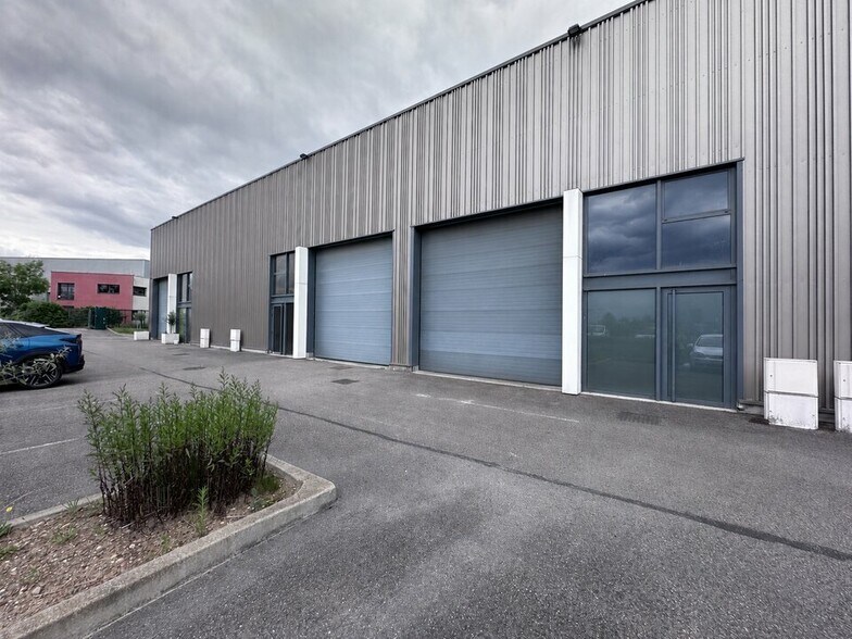 7 Rue Du Chapoly, Saint-Genis-les-Ollières à vendre - Photo de l’immeuble – Image 1 sur 6