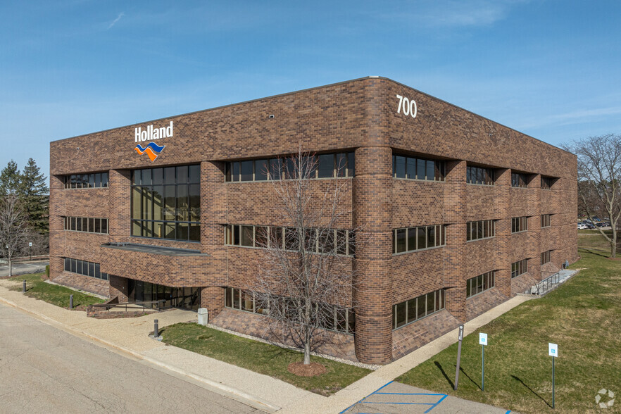 700 Waverly Rd, Holland, MI à louer - Photo de l’immeuble – Image 3 sur 27