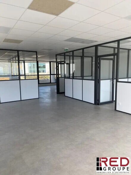 Bureau dans La Ciotat à louer - Photo de l’immeuble – Image 3 sur 5