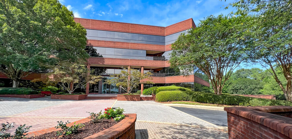 2675 Breckinridge Blvd, Duluth, GA à louer - Photo de l’immeuble – Image 3 sur 15