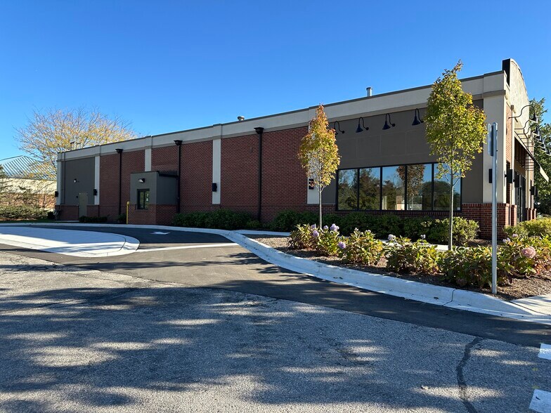 5340 Jackson Rd, Ann Arbor, MI à louer - Photo de l’immeuble – Image 3 sur 4