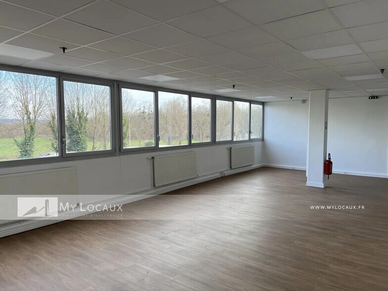 Industriel/Logistique dans Herblay-sur-Seine à louer - Photo de l’immeuble – Image 3 sur 5