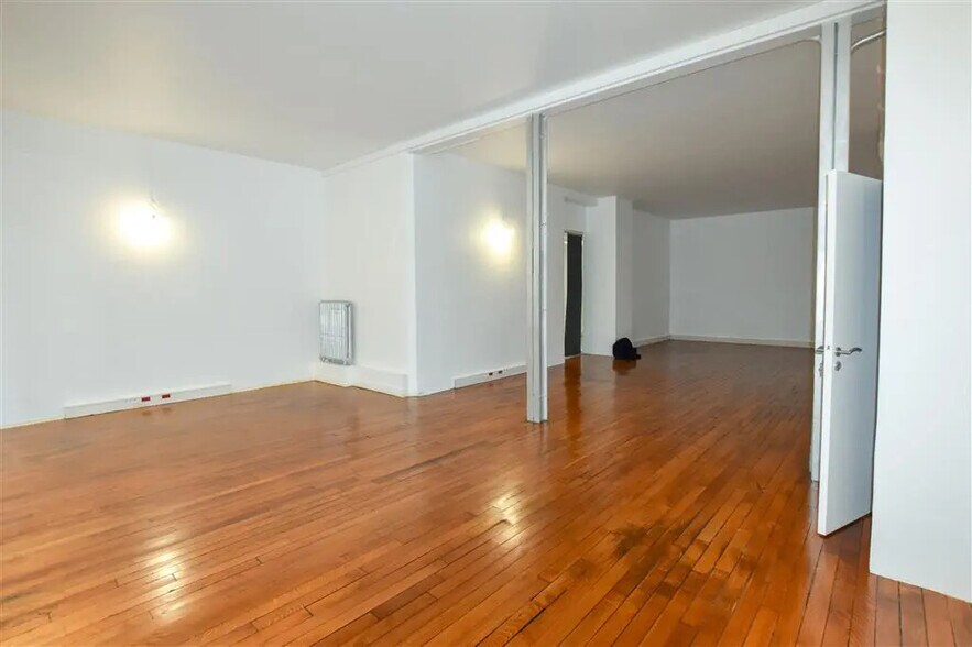 Bureau dans Paris à vendre - Photo de l’immeuble – Image 2 sur 7