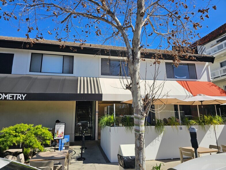 910 S Barrington Ave, Los Angeles, CA à louer - Photo de l’immeuble – Image 3 sur 12